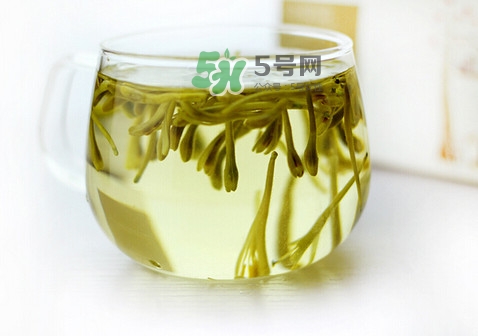 金銀花茶苦嗎？喝金銀花茶需要注意什么