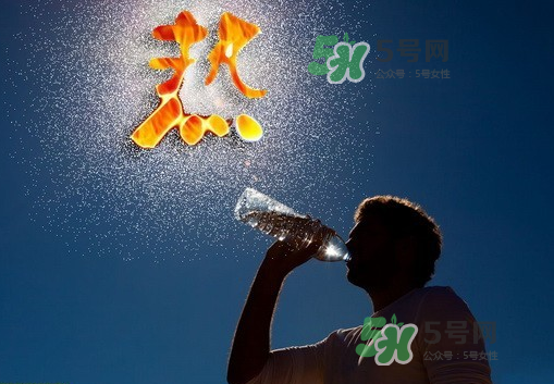 七月份熱還是八月份熱？2017年7月份熱還是8月份熱？