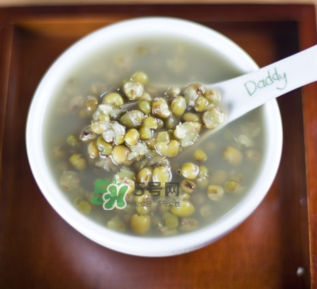 寶寶能喝綠豆水嗎？寶寶能喝綠豆湯嗎？