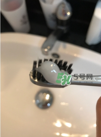 lg竹鹽牙膏怎么樣？lg竹鹽按壓牙膏怎么用？