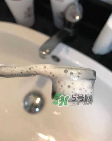 lg竹鹽牙膏怎么樣？lg竹鹽按壓牙膏怎么用？