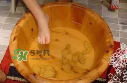 生姜泡腳怎么弄？生姜泡腳要去皮嗎