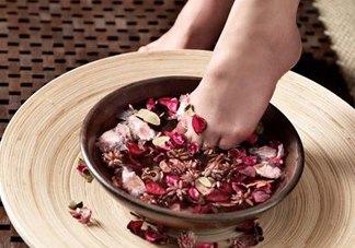 花椒水泡腳能治白發(fā)嗎？花椒水泡腳的禁忌