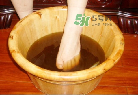 生姜泡腳怎么弄？生姜泡腳要去皮嗎