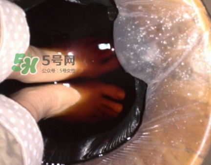 醋泡腳用白醋還是陳醋？泡腳用什么醋最好？