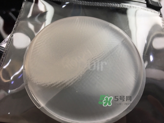 硅膠粉撲可以用散粉嗎？硅膠粉撲可以用干粉嗎？