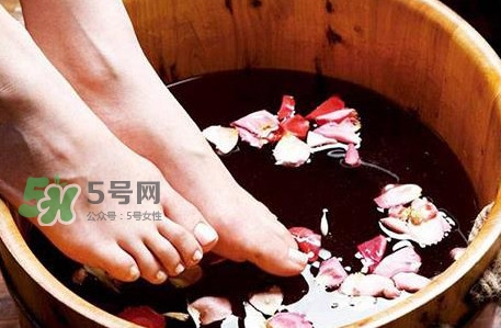 花椒水泡腳一次用多少花椒？花椒水泡腳多長(zhǎng)時(shí)間最佳