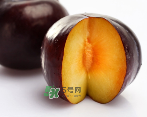 黑布李多少錢一斤？黑布李和紅布李哪個(gè)貴？