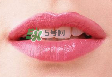 你的嘴唇為什么起泡 嘴唇上的水泡治不好嗎？