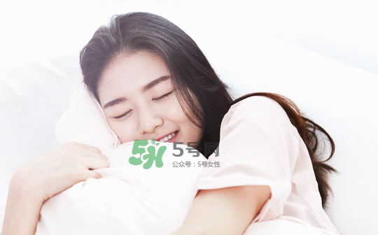 三伏天會(huì)影響月經(jīng)嗎？三伏天會(huì)不會(huì)不來(lái)月經(jīng)？