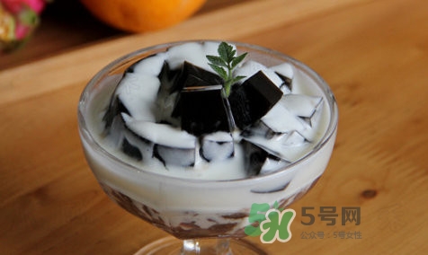 龜苓膏能帶上飛機(jī)嗎？龜苓膏能去火嗎？