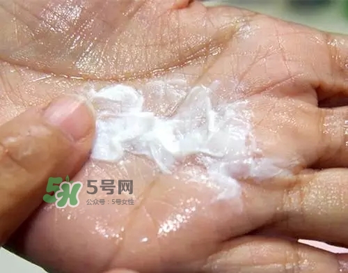 親潤(rùn)孕婦護(hù)膚品怎么樣？親潤(rùn)豆乳補(bǔ)水系列好用嗎？