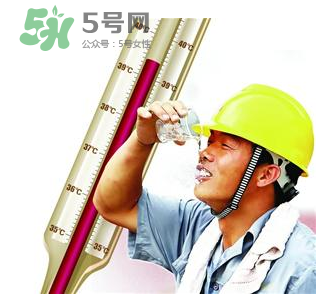 夏天防止中暑吃什么？夏天防中暑喝什么？