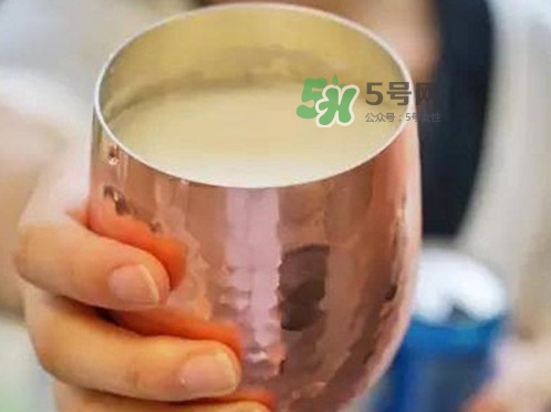 奶啤是酸奶的一種嗎？奶啤會(huì)不會(huì)醉？