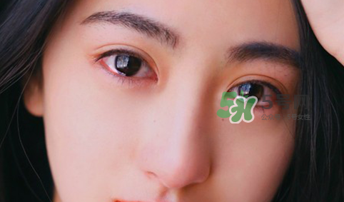 做美瞳線麻藥進(jìn)眼睛怎么辦？做美瞳線麻藥灼傷眼睛怎么辦？