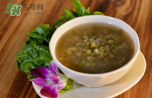 雞蛋和綠豆湯能一起吃嗎？綠豆湯可以和雞蛋一起吃嗎？