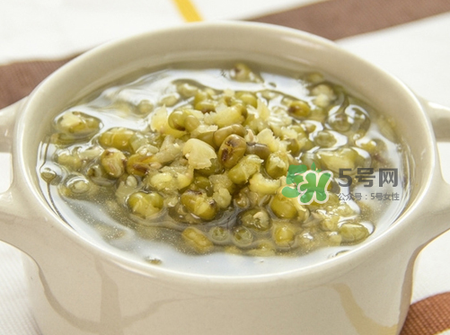 喝完啤酒可以喝綠豆湯嗎？啤酒和綠豆湯能一起喝嗎？