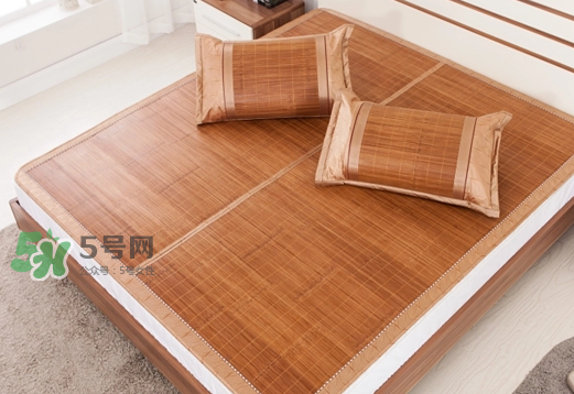 三伏天坐月子可以睡涼席嗎？夏天坐月子可以睡涼席嗎？