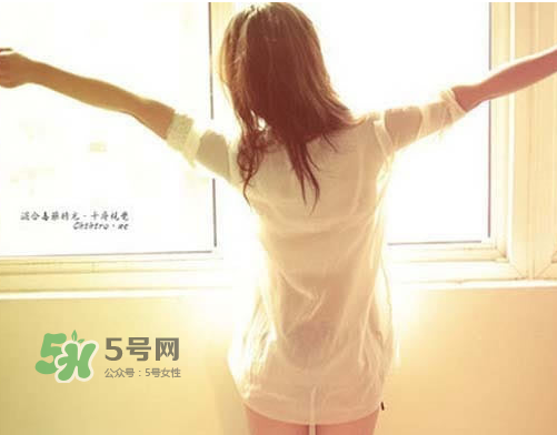 三伏天坐月子可以開窗戶嗎？夏天坐月子能開窗戶嗎？