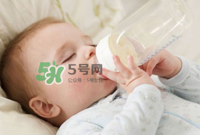 6個(gè)月寶寶不能喝水嗎？寶寶多大可以喝水呢？