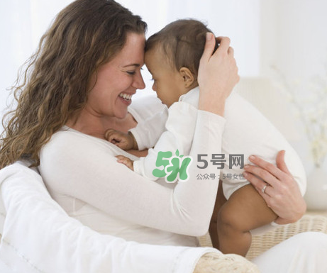 哺乳期上火對(duì)寶寶有什么影響？哺乳期上火會(huì)影響寶寶上火嗎？