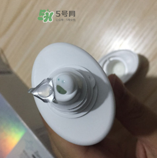 瓷肌洗面奶效果怎么樣？瓷肌洗面奶適合年齡