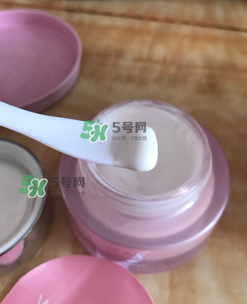 溫碧泉素顏霜好用嗎？溫碧泉素顏霜多少錢？