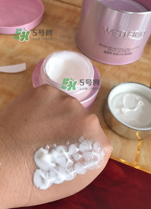 溫碧泉素顏霜好用嗎？溫碧泉素顏霜多少錢？