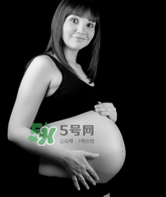 頭胎有妊娠線二胎沒(méi)有是因?yàn)閷殞毿詣e不一樣嗎？