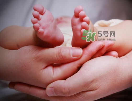 八月份坐月子可以開空調(diào)嗎？8月份坐月子可以開空調(diào)嗎？