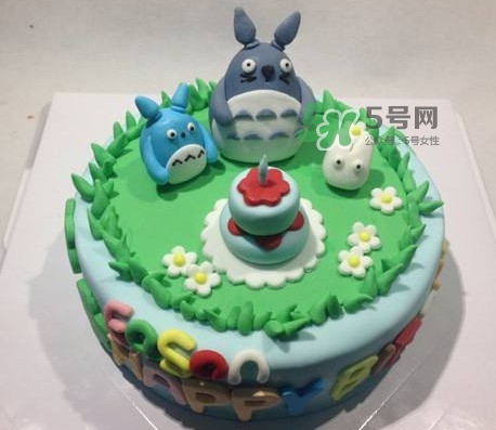 翻糖蛋糕好吃嗎？翻糖蛋糕能用戚風蛋糕坯嗎