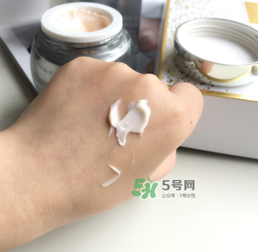 赫蓮娜至美溯顏菁華霜好用嗎？赫蓮娜至美溯顏菁華霜怎么樣？