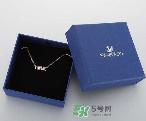 施華洛世奇七夕字母項(xiàng)鏈多少錢(qián)？施華洛世奇七夕字母項(xiàng)鏈專柜價(jià)格