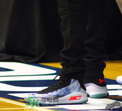 under armour curry 4庫里第四代戰(zhàn)靴中國配色怎么樣？