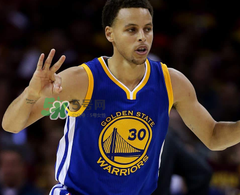 under armour curry 4庫里第四代戰(zhàn)靴中國配色怎么樣？