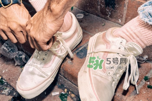 opening ceremony與vans聯(lián)名帆布鞋多少錢_哪幾款顏色？