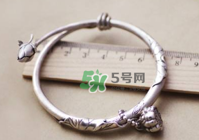 銀手鐲可以用牙膏洗嗎？銀手鐲可以用什么洗？