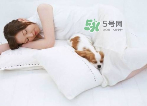 做夢是睡眠好還是不好？做夢是不是都是相反的