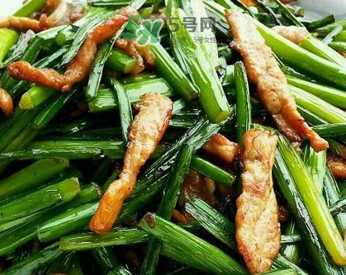 吃韭菜苔回奶嗎？韭菜苔和蒜苗是一回事嗎