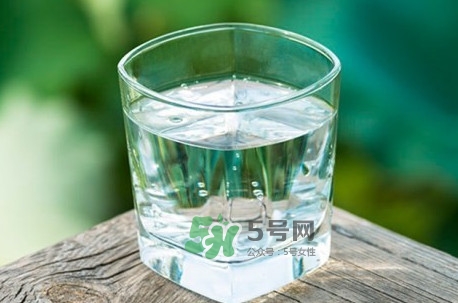 蘇打水什么時候喝最好？蘇打水什么人不能喝