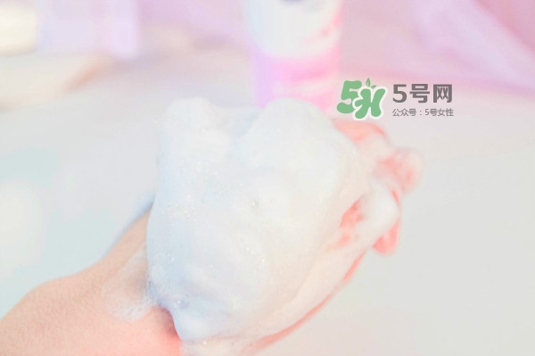 碧柔卸妝潔面乳好用嗎？碧柔卸妝潔面乳怎么用？