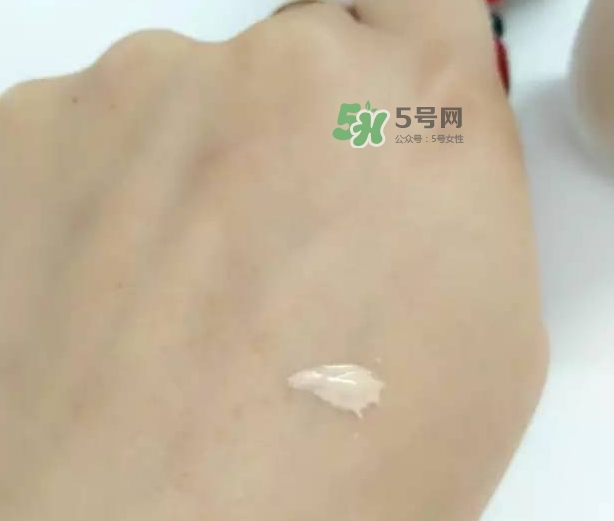 玫珂菲水粉霜怎么樣？玫珂菲全新雙用水粉霜好用嗎？