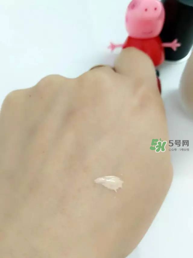 玫珂菲水粉霜怎么樣？玫珂菲全新雙用水粉霜好用嗎？