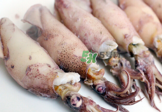 魷魚仔怎么清洗圖解？小魷魚怎么清洗？