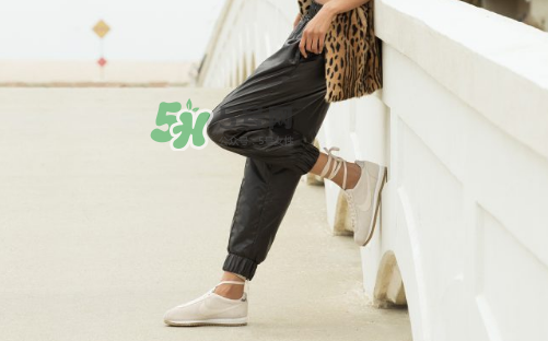 alc與nike cortez聯(lián)名在哪買？alc與耐克阿甘鞋聯(lián)名哪里有賣的？