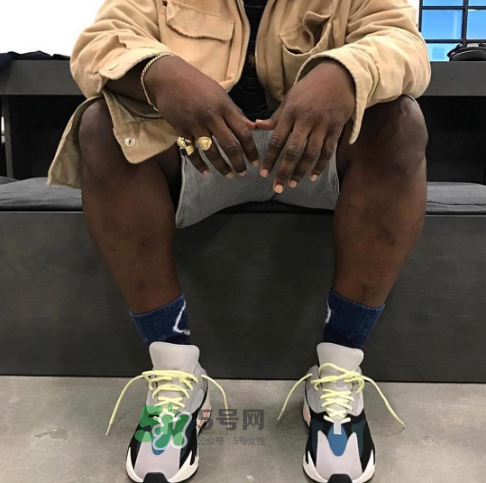 yeezy boost 700上腳效果怎么樣？yeezy boost 700值得買嗎？