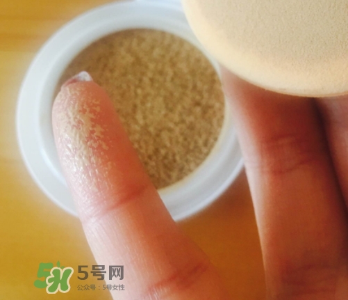 蘭蔻小粉盒氣墊多少錢？蘭蔻小粉盒氣墊專柜價格