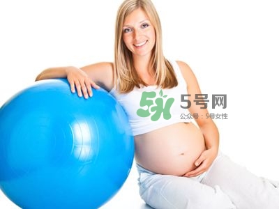 順產(chǎn)前做什么運(yùn)動(dòng)生得快？順產(chǎn)前吃什么有助分娩？