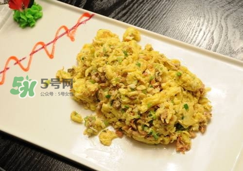 順產(chǎn)前做什么運(yùn)動(dòng)生得快？順產(chǎn)前吃什么有助分娩？