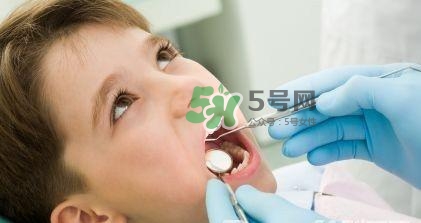 怎么防止寶寶長(zhǎng)蛀牙？別讓孩子吃大人的口水